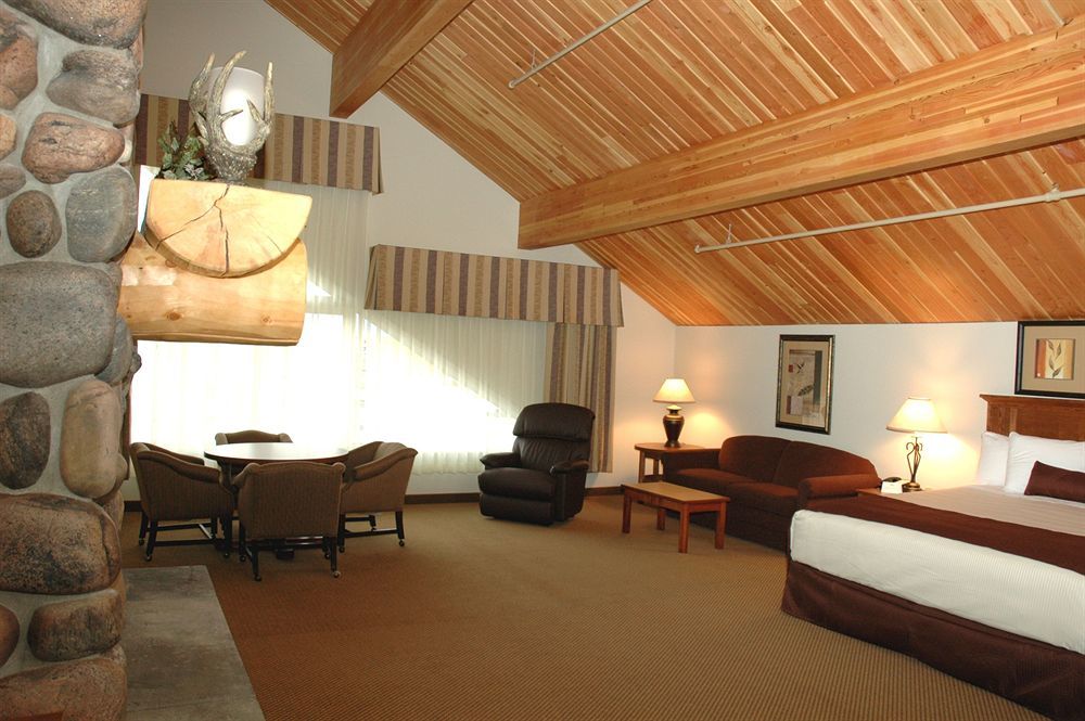 Casper C'Mon Inn Hotel & Suites 埃文斯维尔 外观 照片