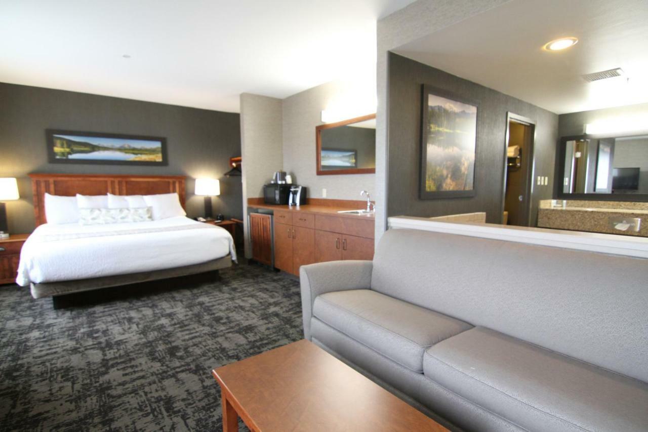 Casper C'Mon Inn Hotel & Suites 埃文斯维尔 外观 照片